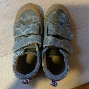 Camo Toms